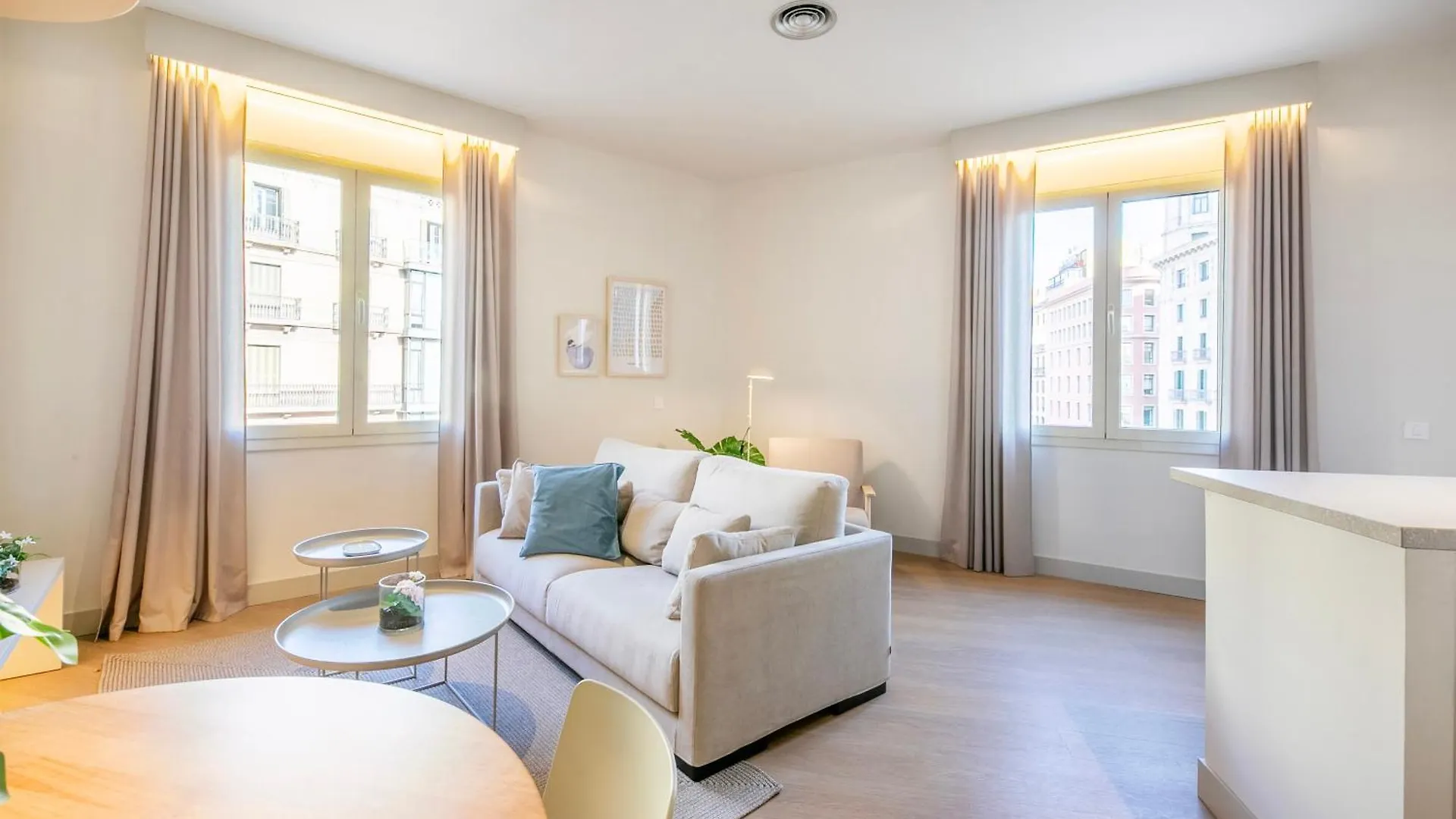 Fisa Rentals Ramblas Apartments Barcelona