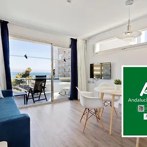https://apartamentos-carihuela-suites.es-andalucia.com