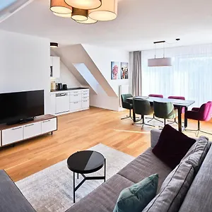 Myfavorit - Spacious Next To Puplic Transport U1 Direct Connection To Citycenter Appartamento Vienna